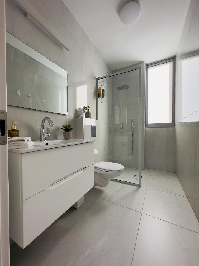 Amazing 2Rooms Apt In Bat Yam - Step By The Beach Exterior photo
